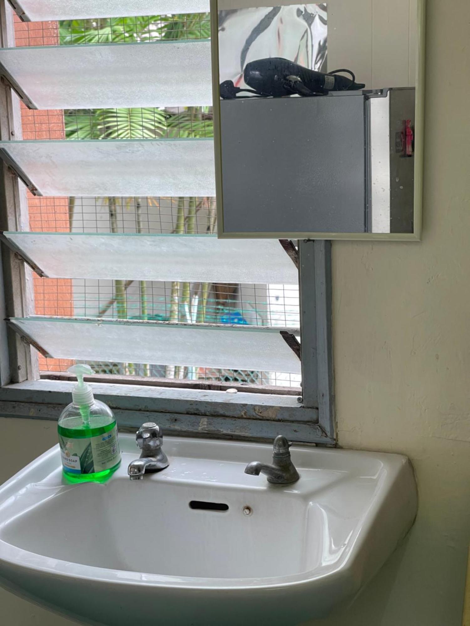 Pelangi Capsule Hostel Джохор Бахру Екстериор снимка