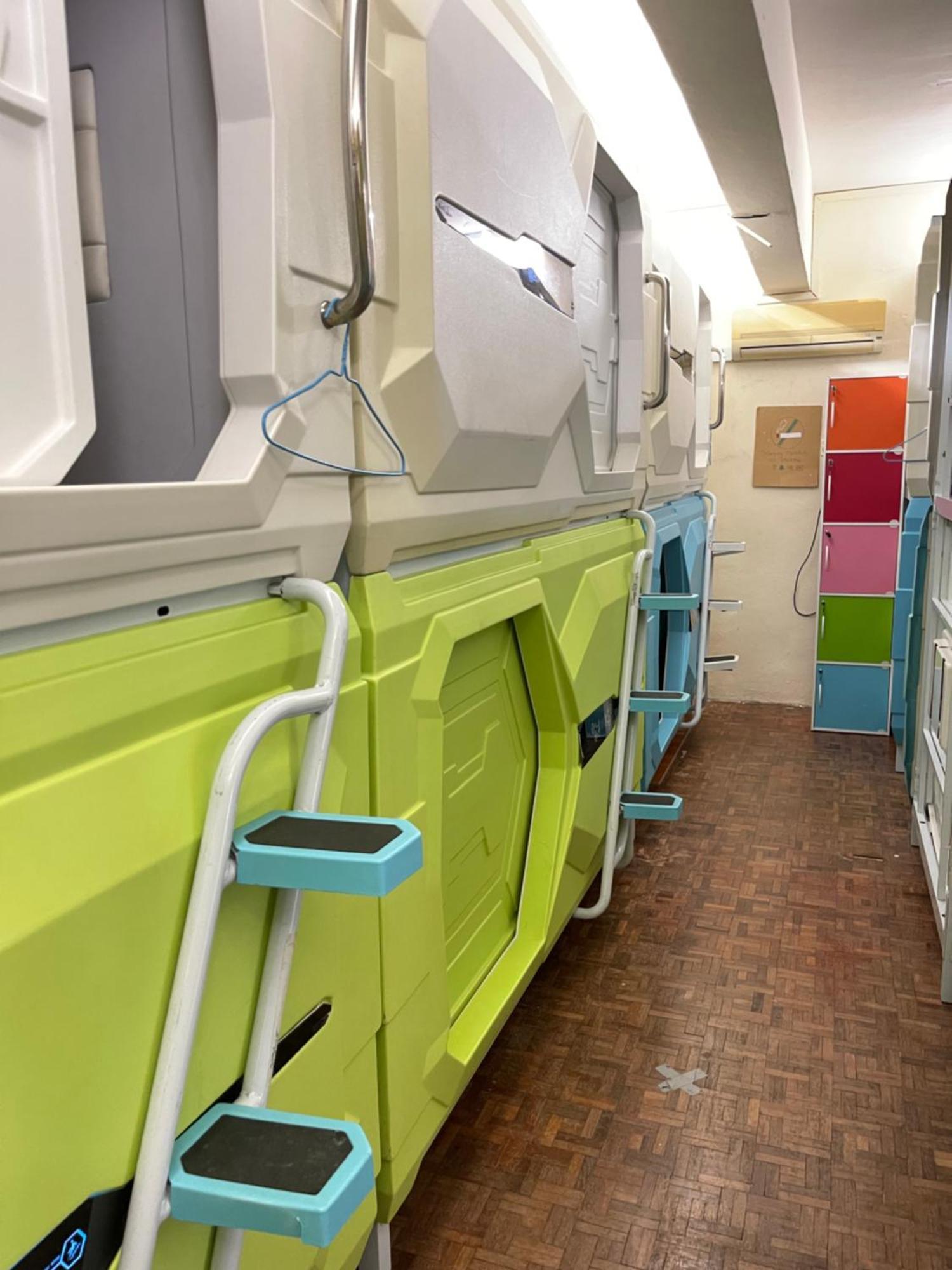 Pelangi Capsule Hostel Джохор Бахру Екстериор снимка